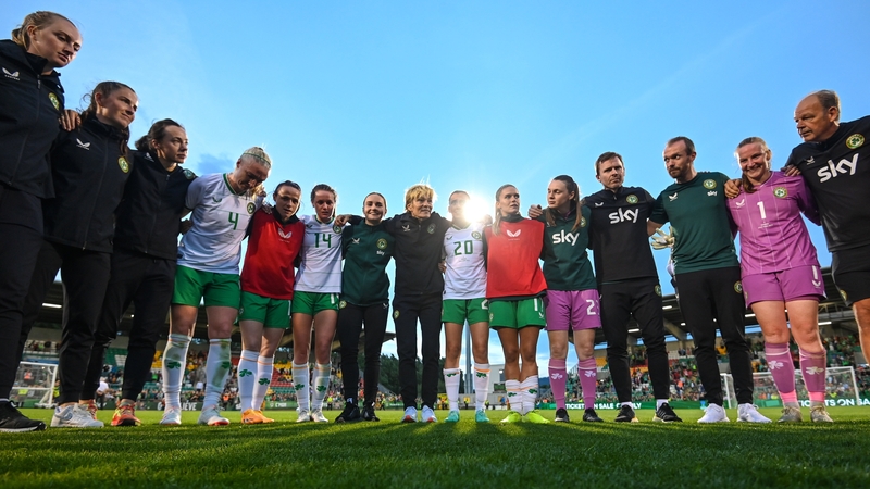 Vera Pauw with her Ireland players after the win against Zambia