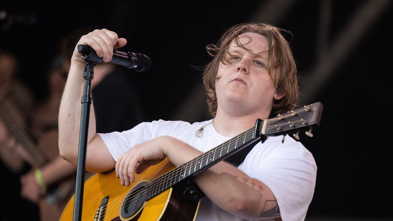 Lewis Capaldi to continue his touring hiatus