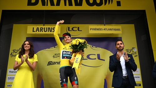 Jai Hindley takes the lead after storming win in Pyrenees