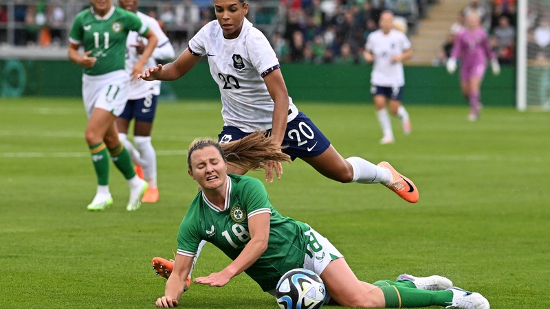 Kyra Carusa challenges Estelle Cascarino