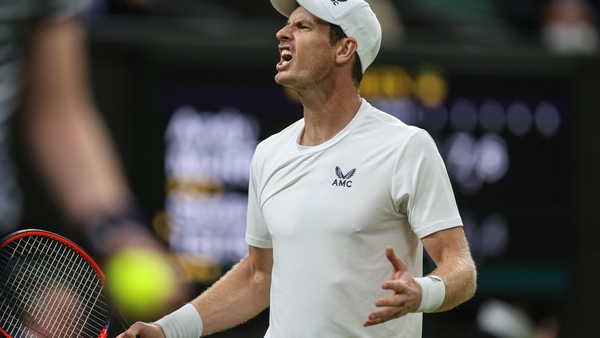 Murray celebrates winning the second set