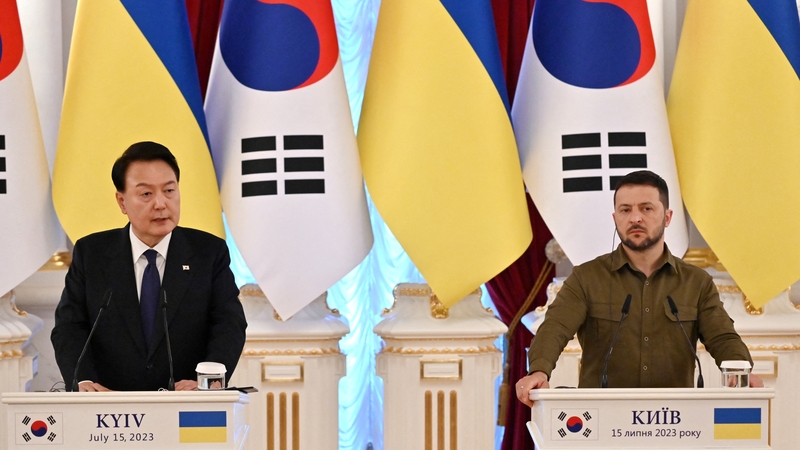 Volodymyr Zelensky and Yoon Suk Yeol spoke to the media