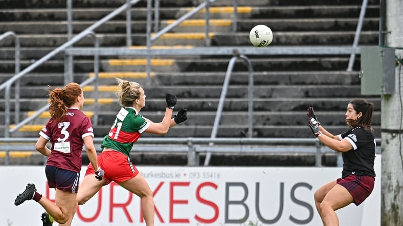 Mayo's Shauna Howley fists over the winner