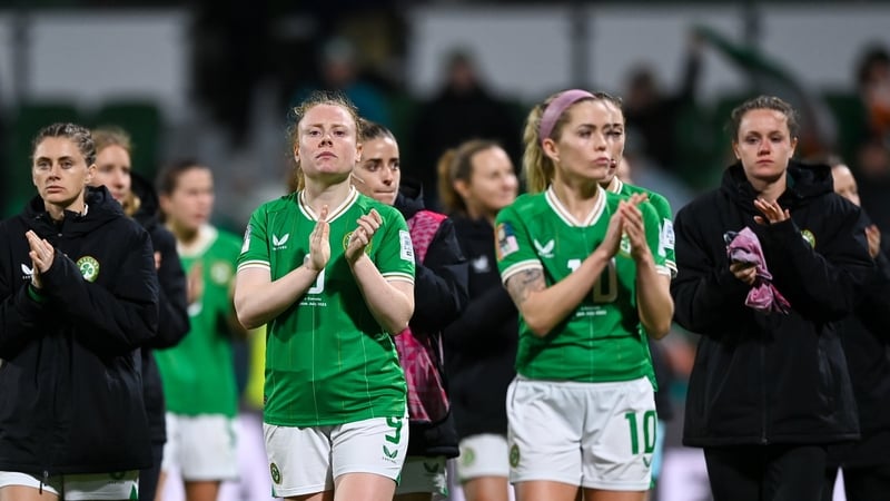 Ireland players salute the supporters in Perth