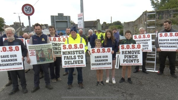 Protesters are highlighting the concerns of farmers and residents along the river about rising summer water levels