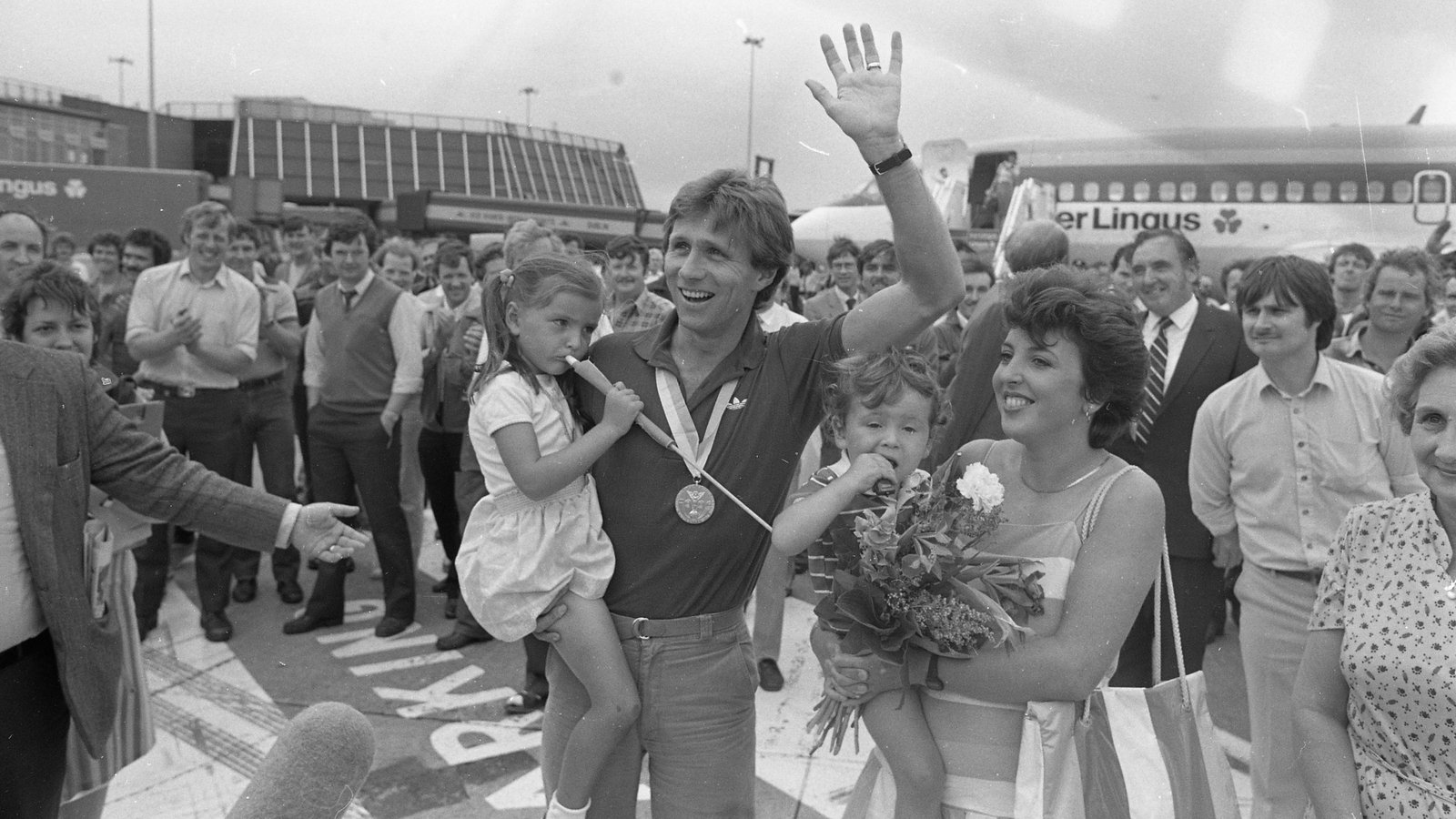 Eamonn Coghlan arriving at Dublin airport after winning gold