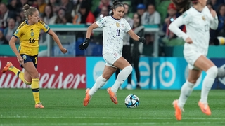 Sophia Smith in attack mode early in the game