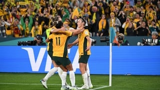 Kerr returns as slick Australia see off plucky Denmark