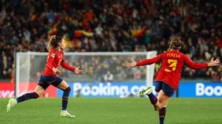 Late Carmona strike sends Spain to World Cup final