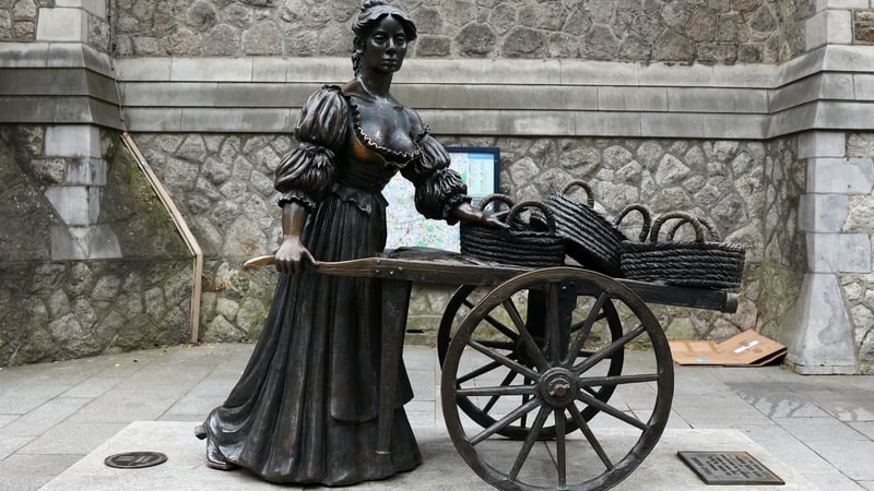 People rubbing the statue's cleavage have left it badly discoloured (Pic: RollingNews.ie)