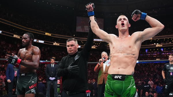 Ian Machado Garry (R) had too much for Neil Magny