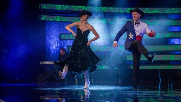 Host Dáithí Ó Sé got involved with the Texas Rose's 'Boot Scootin' Boogie' line dancing