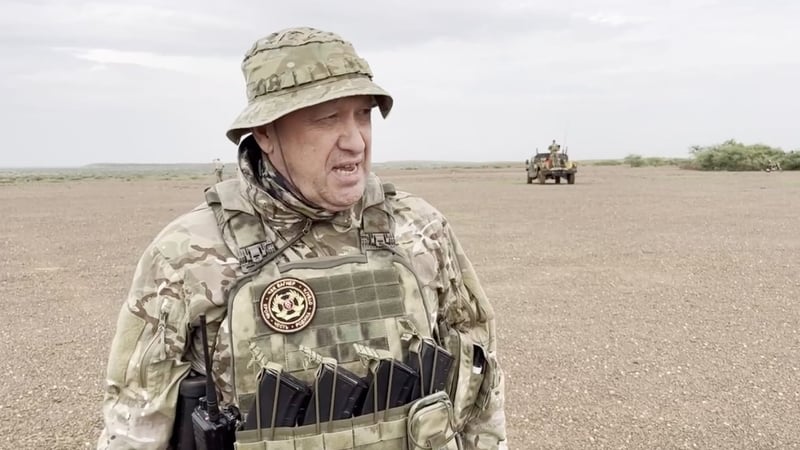 Snap scáileáin de Yevgeny Prigozhin san Afraic, más fíor, a foilsiodh le deireanas (Pic: Cuntas Telegram Wagner/Dáileán)