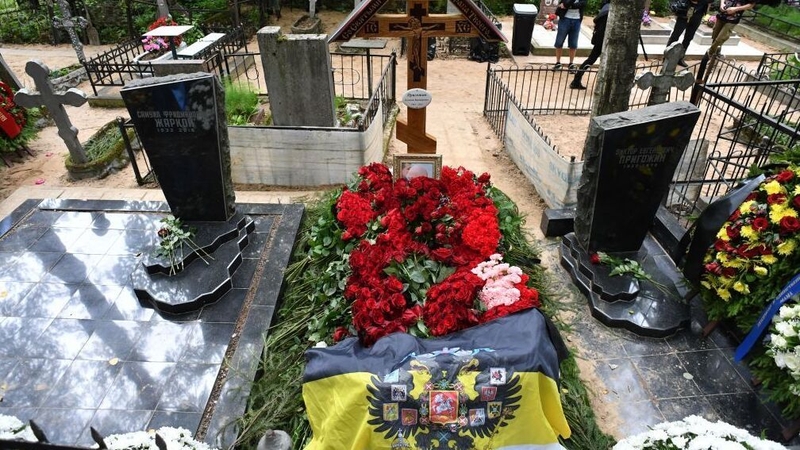 Yevgeny Prigozhin's grave in Porokhovskoye cemetery, Saint Petersburg