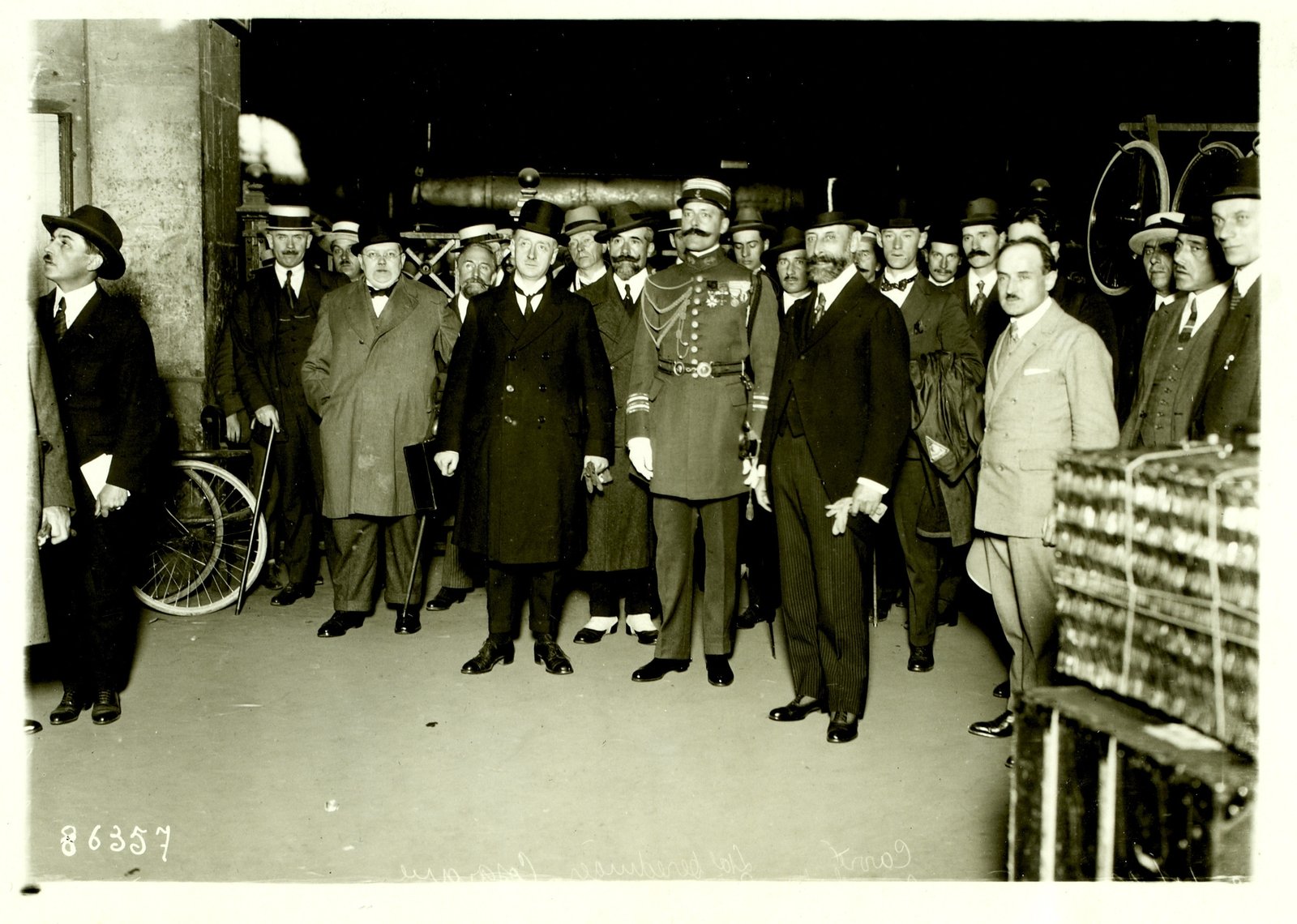 President WT Cosgrave, Attorney-General Hugh Kennedy and the rest of the Irish delegation arriving in Geneva, September 1923 (Credit: KEN11. National Library of Ireland)