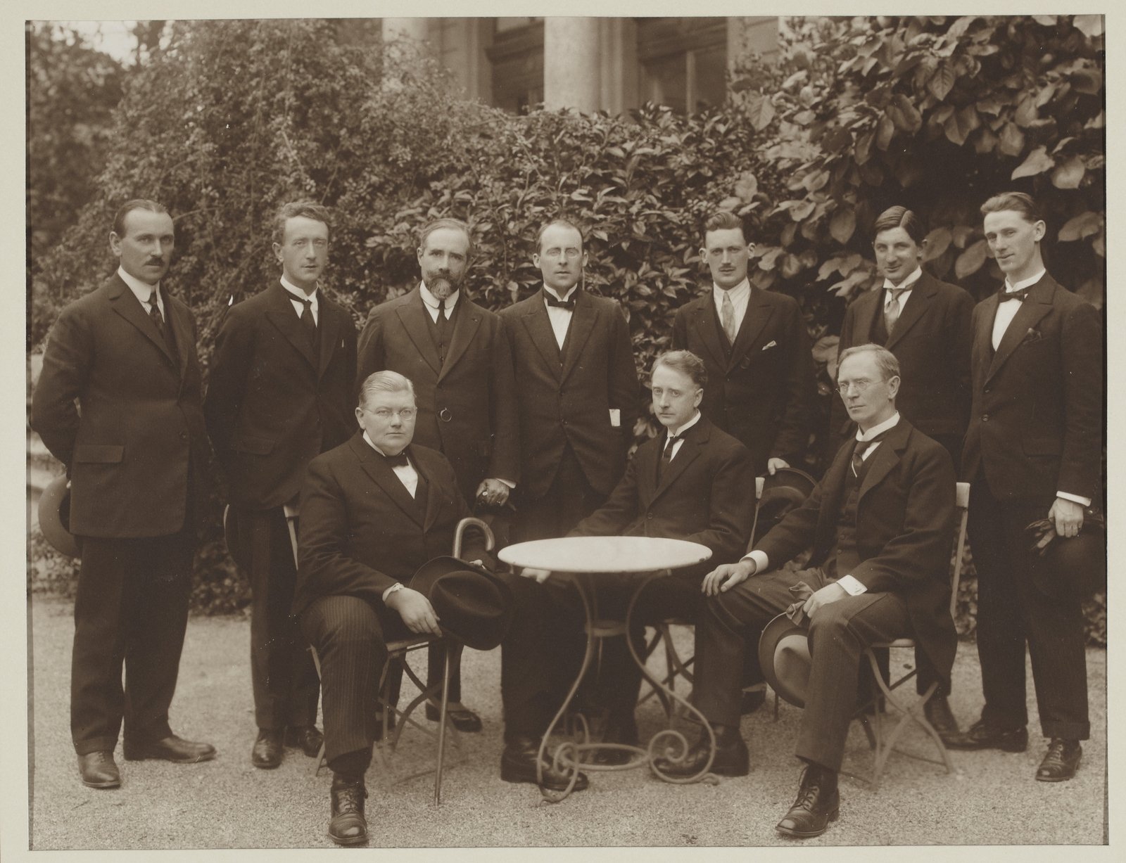 WT Cosgrave and the rest of the Irish delegates in Geneva, September 1923 (Credit: National Library of Ireland)