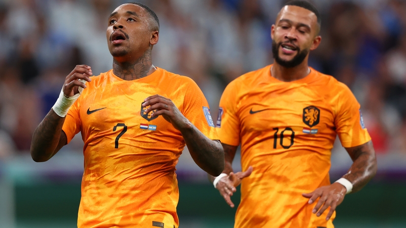 Steven Bergwijn (L) and Memphis Depay will miss out