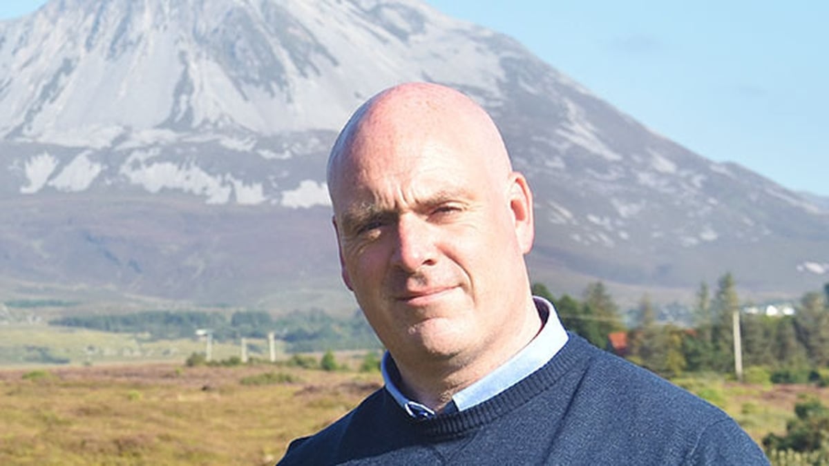 Aodh Máirtín Ó Fearraigh ó sheomra na Nuachta.