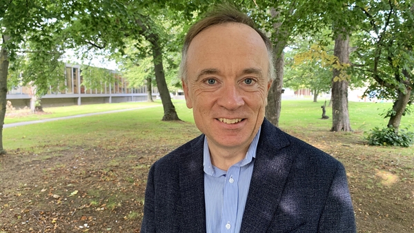 Tús Áite, Mír na leabhar - Éist Siar