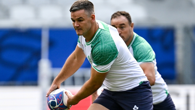 Johnny Sexton returns to captain Ireland