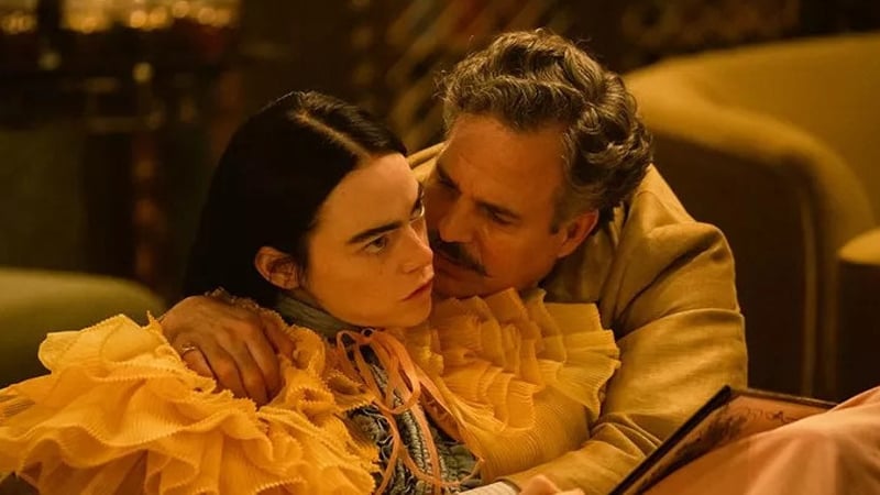 Emma Stone and Mark Ruffalo in Poor Things