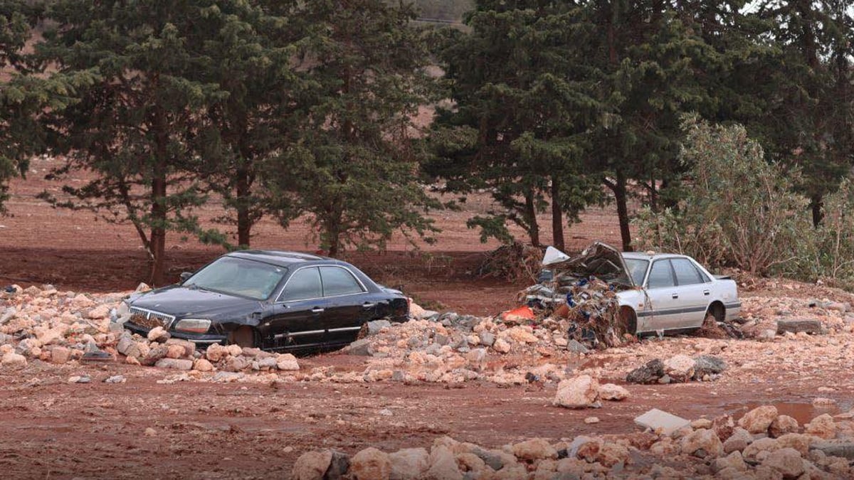 Eastern Libya authorities say 2,000 dead in flood