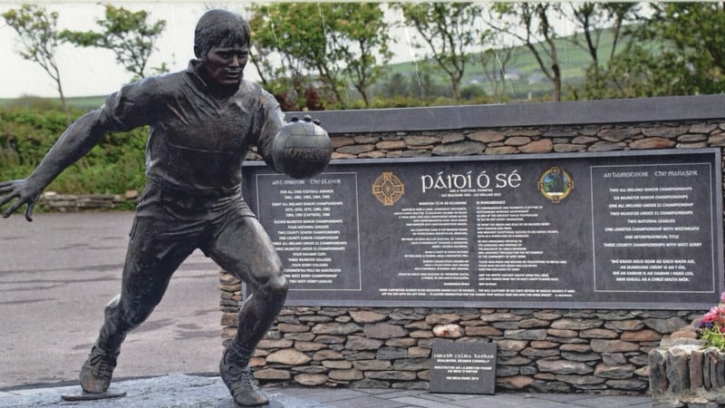 Seamus Connolly's statue of Páidí Ó Sé (2015) in Ventry, Co Kerry. Photo: https://seamusconnolly.carbonmade.com/