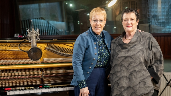 Féach: Maighread agus Tríona Ní Dhomhnaill ar Chuan an Cheoil