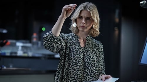Emilia Fox