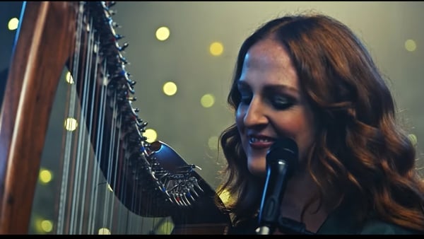 Féach: Lisa Canny ar Seisiún