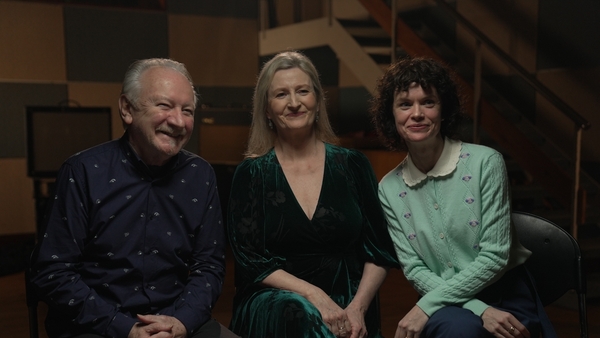 Féach siar: Aistear an Amhráin, Mná na hÉireann