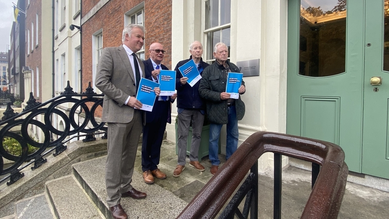 Ó chlé: Liam Herrick ón gComhairle um Chearta an Duine, Brian McNally, Osgur Breatnach agus Nicky Kelly