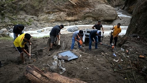 Hundreds of indigent people had been living on the banks of the river