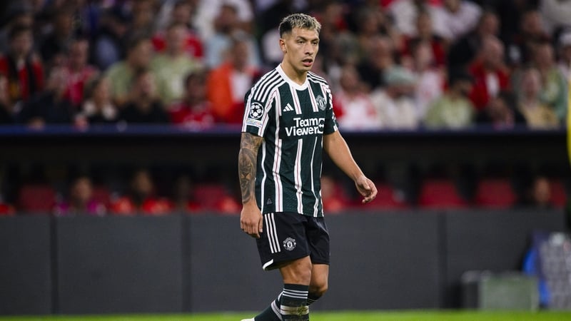 Lisandro Martinez has been ruled out for an "extended period"
