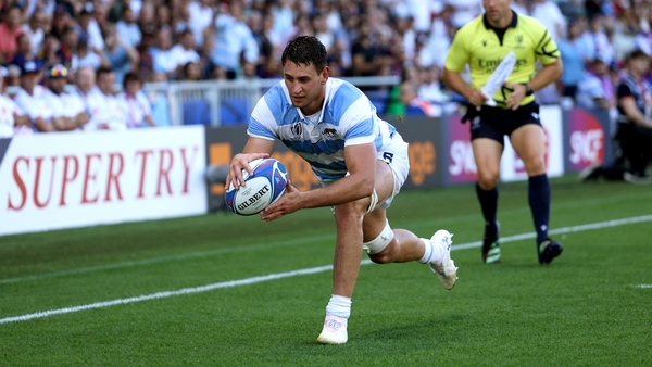 Juan Martin Gonzalez scores Argentina's sixth try