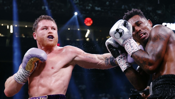 The Mexican fighter retained his undisputed title by unanimous decision
