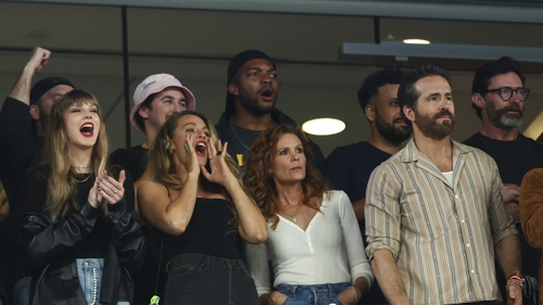 Taylor Swift with Blake Lively, Ryan Reynolds and Hugh Jackman