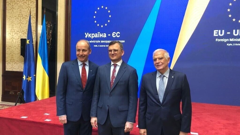 Micheál Martin in éineacht le toscairí eile i gCív ar maidin inniu