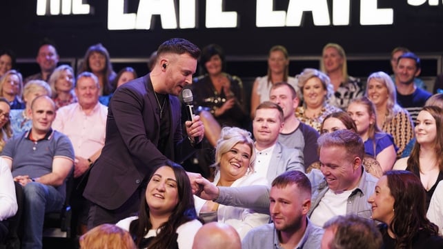 Nathan Carter surprises fans