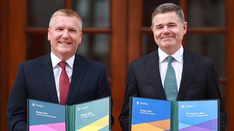 Minister for Finance Michael McGrath (L) and Minister for Public Expenditure Paschal Donohoe