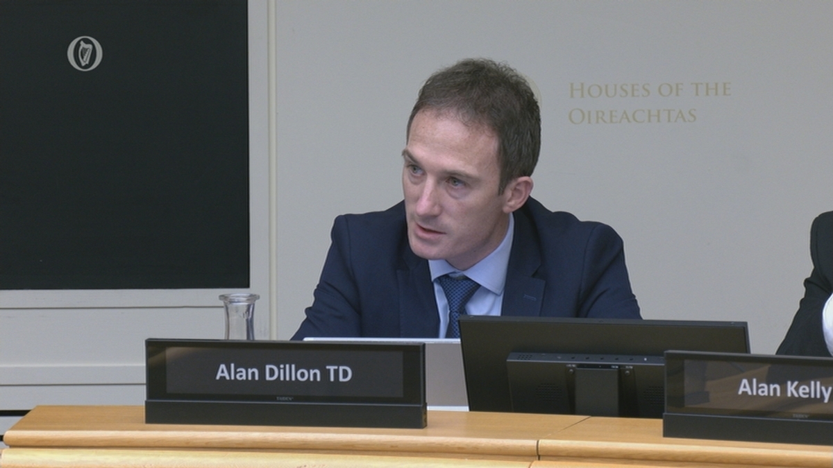 Áine Ní Chiaráin, iriseoir.