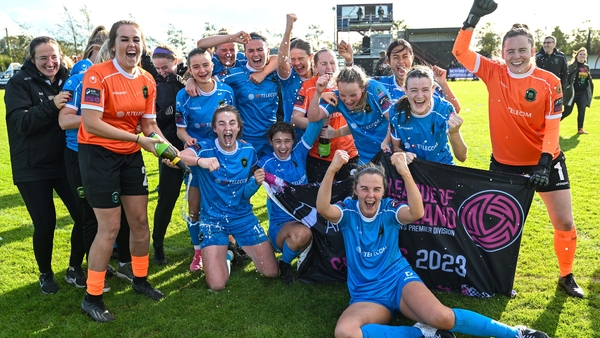 Peamount players celebrate their fourth league title