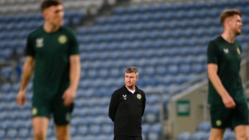 Stephen Kenny watching on as the squad train in Faro ahead of the Gibraltar match