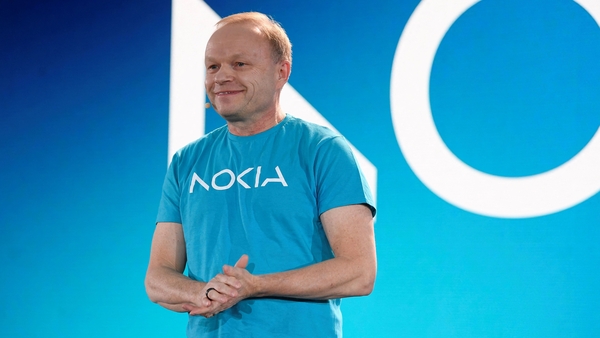 Nokia chief executive Pekka Lundmark is to step down