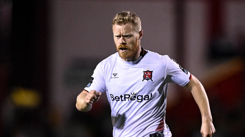 Daryl Horgan scored the opening goal in a 2-0 win for Dundalk over Sligo Rovers