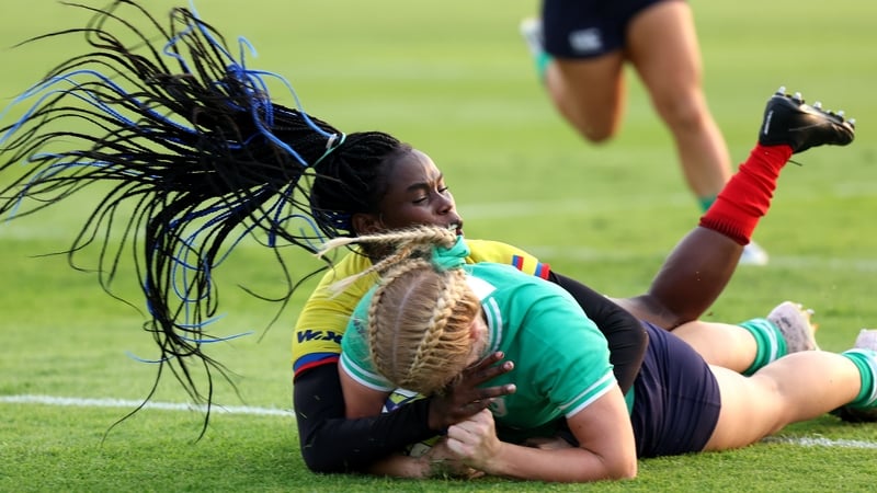 Neve Jones scored Ireland's first try