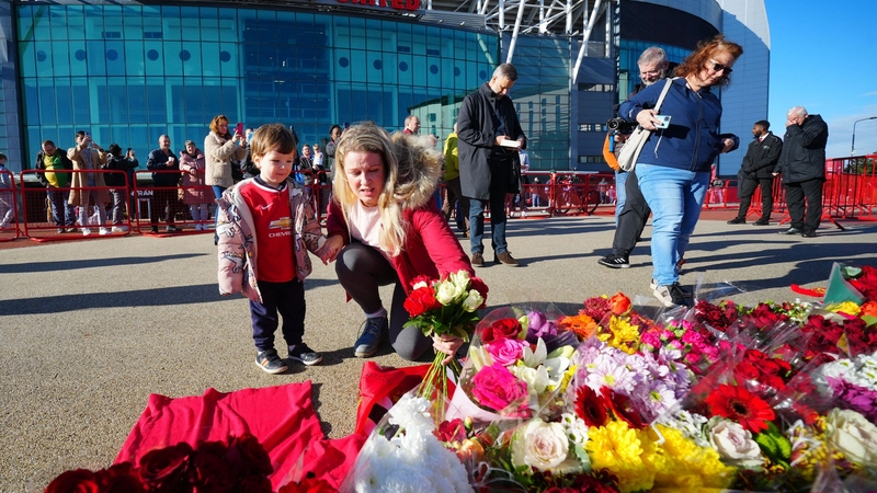 Manchester United supporters pay tribute to Bobby Charlton at Old Trafford