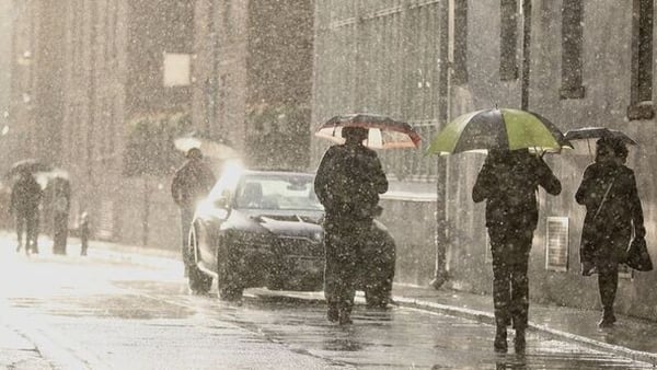 Eight counties will be on Status Yellow alert from 5pm until 4am tomorrow morning (Pic: RollingNews.ie)