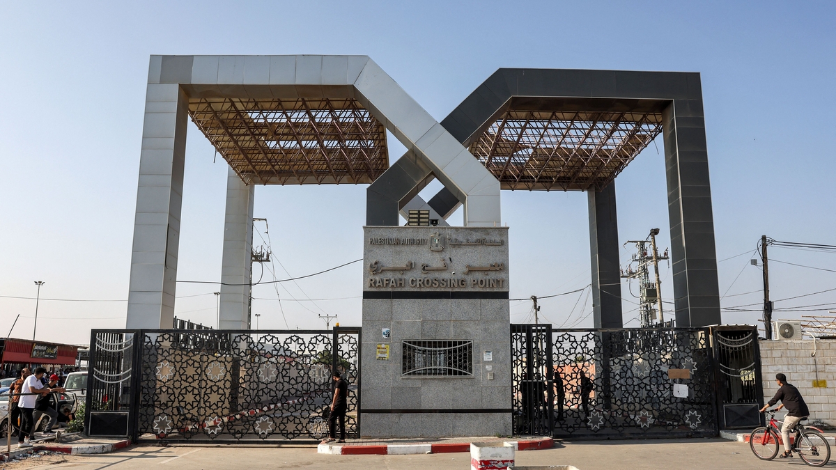 Irish citizens leaving Gaza through Rafah Crossing to Egypt