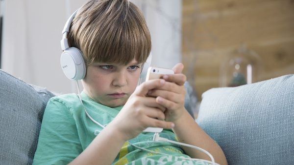Is banning smartphones in school the right move?